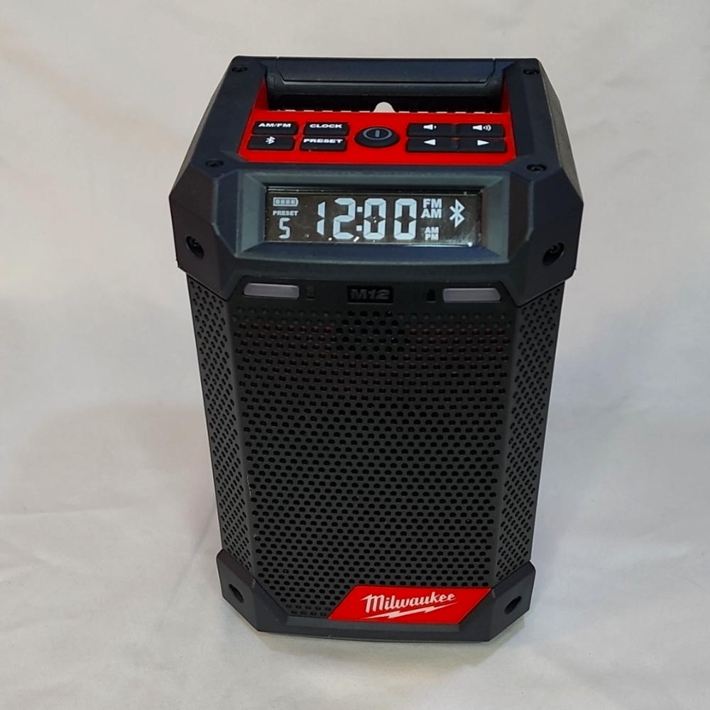 NEW - Milwaukee 2951-20 Bluetooth IP54 Debris & Water Resistant Radio + Charger